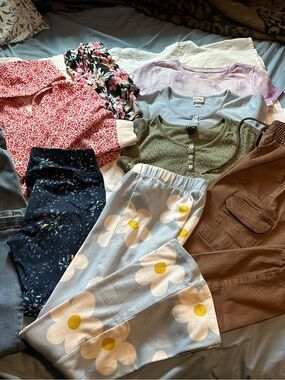 9 Pc girls SZ 10/12 variety brand names 0203 please see the description